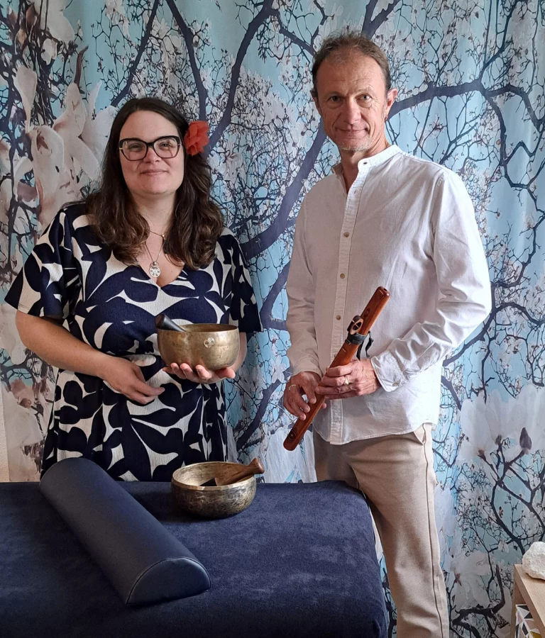 Mélissa vous propose au cabinet un voyage sonore pour gérer votre stress et améliorer le sommeil par la sonothérapie pour soi ou en carte cadeau à Chinon Doué en Anjou, Thouars, Loudun Montreuil Bellay , Beaufort en Vallée