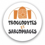Partenaire Presse Logo troglodyte et sarcophage partenaire : Agir sur le bien-être du territoire de Saumur,